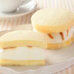 ローソン新商品！おもいきりクリームサンドwithたんぱく質キャラメルソース入りが登場！スイーツ好き必見！